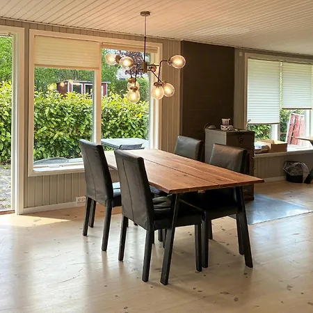 2 Bedroom Pet Friendly In